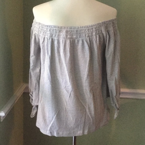 LUCKY BRAND OFF THE SHOULDER BLACK /WHITE SHIRT - Picture 3 of 5